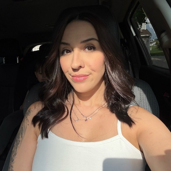 Meet your Posher, Meagan - Picture 2 of 3